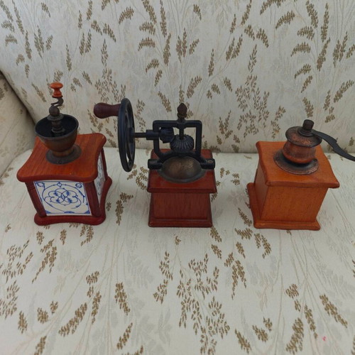 Coffee grinders like new, decorative and functional