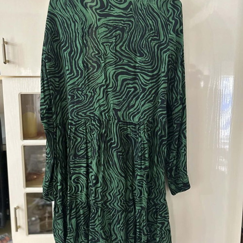 Stradivarius dress like new, black and green, size L