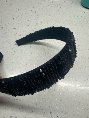 Hairband new with black beads