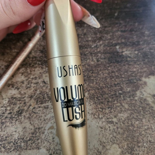 Eye set like new with mascara and pencil