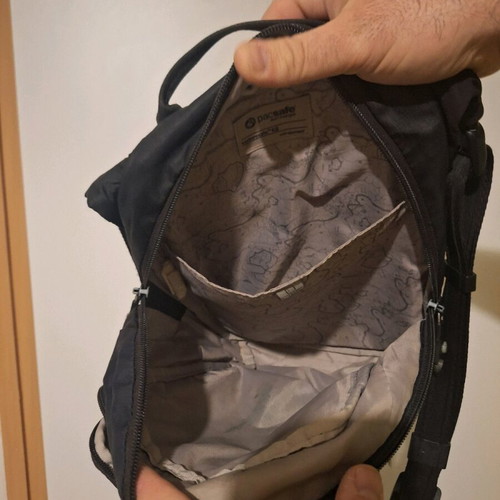 Pacsafe men's bag used with antitheft and RFID protection