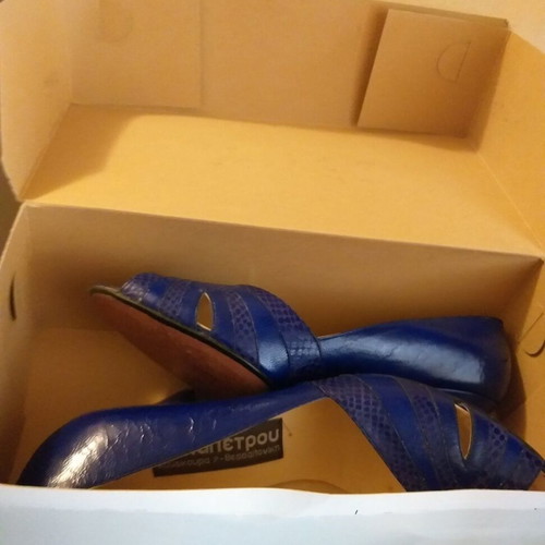 Pumps like new size 37 blue roua with unique design