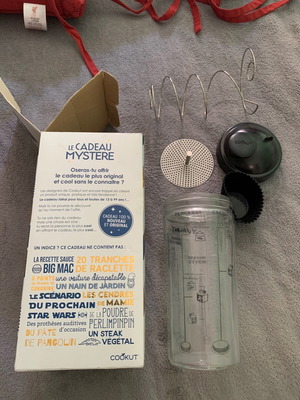 Glass dough shaker for crepes, muffins, pancakes with accessories