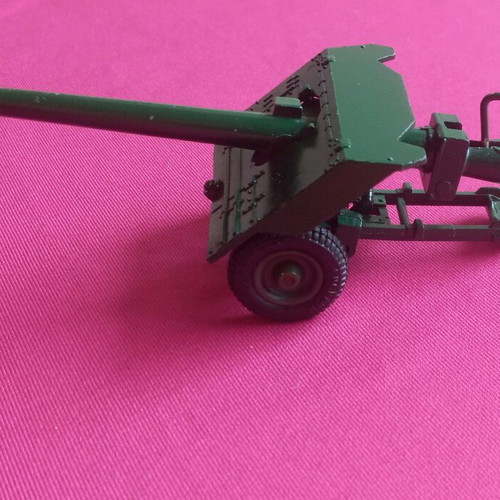 Metal British miniature cannon used vintage 1970