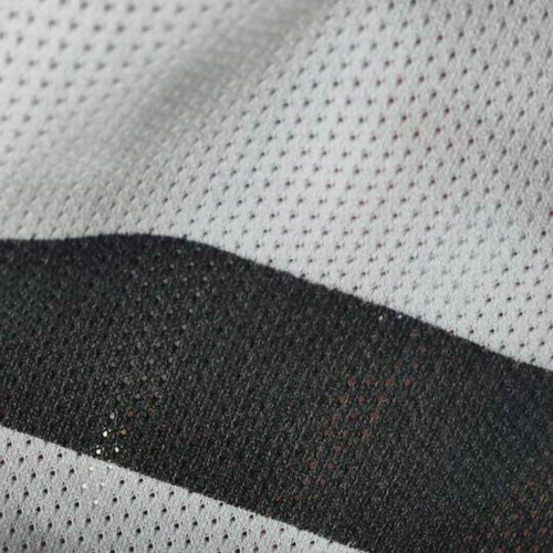 Tshirt like new, size L, black and white fabric