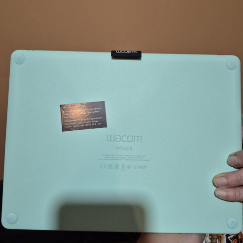 Wacom Intuos M pen tablet, pistachio