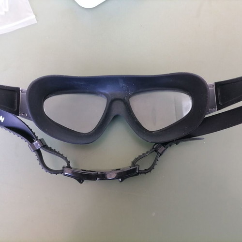 New Dolfin snorkeling mask black silicone straps