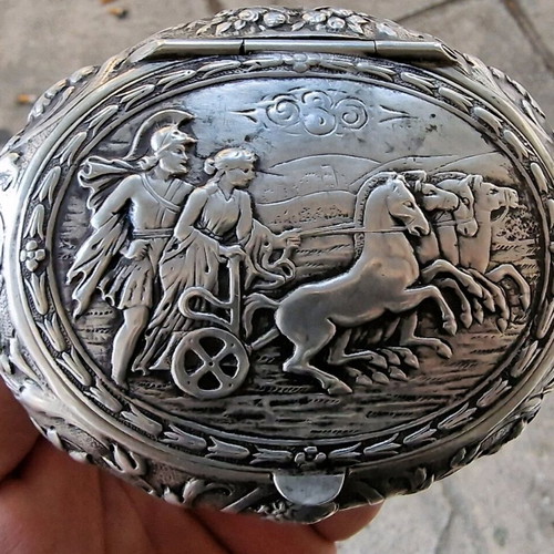 Silver cigarette case like new