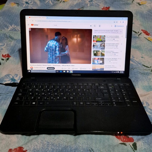 Toshiba Satellite C850D like new with AMD E1-1200, 4GB RAM, 500GB HDD, 15.6 screen