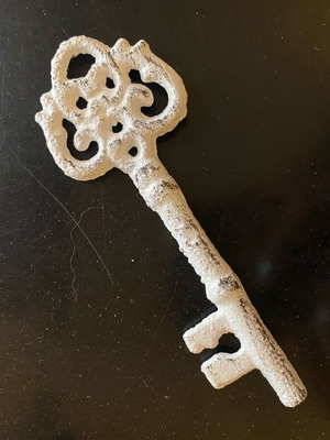 Decorative key white like new, metal 12 cm