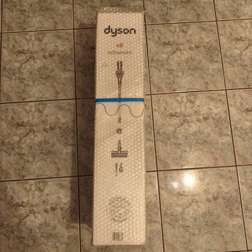 Dyson V8 Advanced Cordless Stick and Handheld Vacuum New