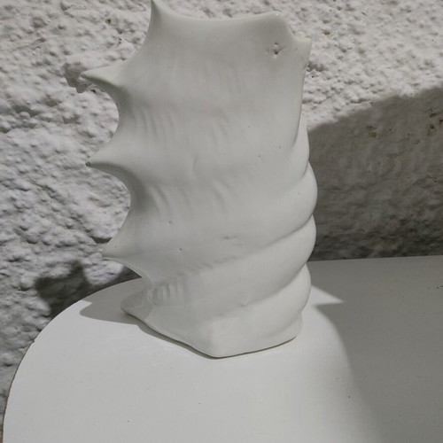 Porcelain shell vase with gold details, vintage mid-century
