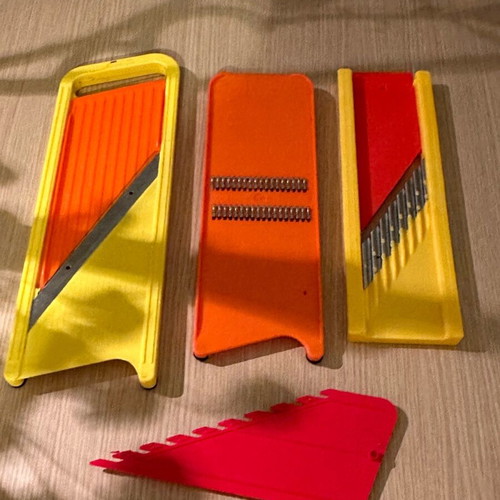 Chippers and vegetable cutters like new
