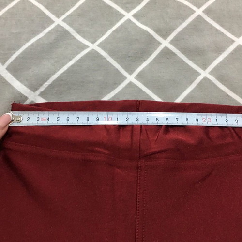 Shiny leggings used dark red size small Bodymove