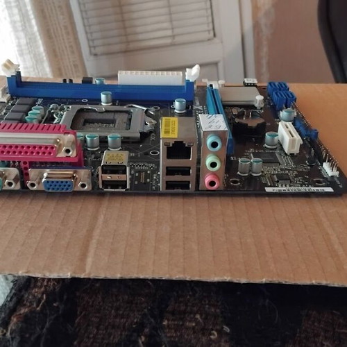 ASRock H61M-PS4 Socket LGA1155 motherboard like new
