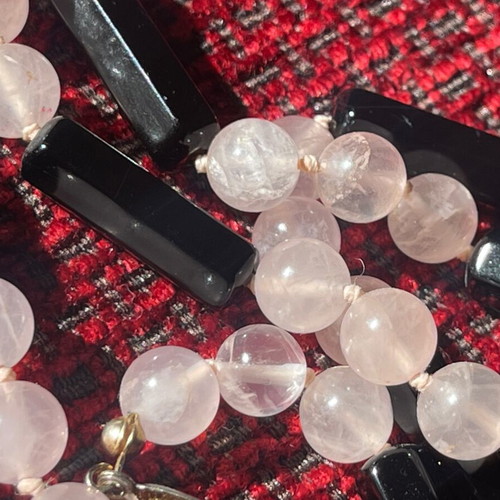 Vintage necklace with quartz and quartzite semi-precious stones like new