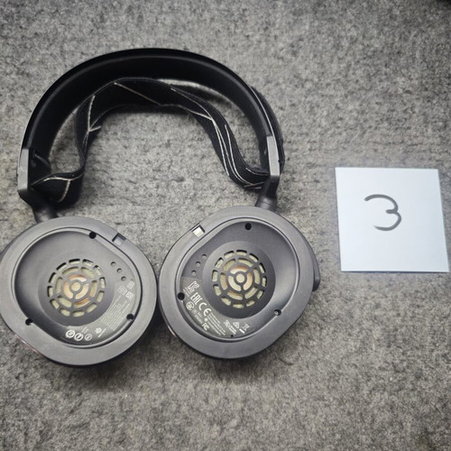 Steelseries wireless headphones for parts or repair