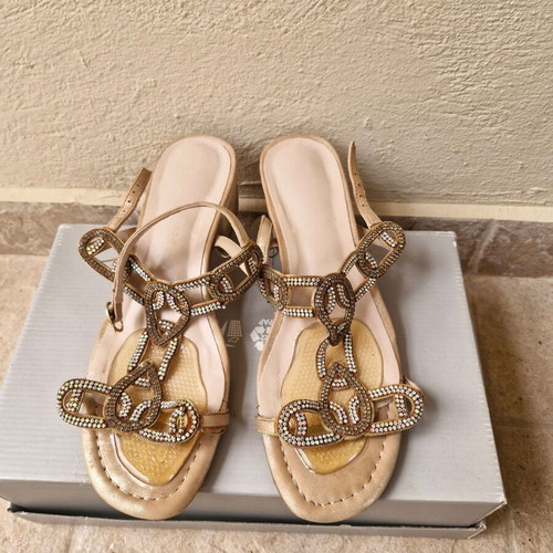 Alma en Pena sandals used, gold with rhinestones, size 39