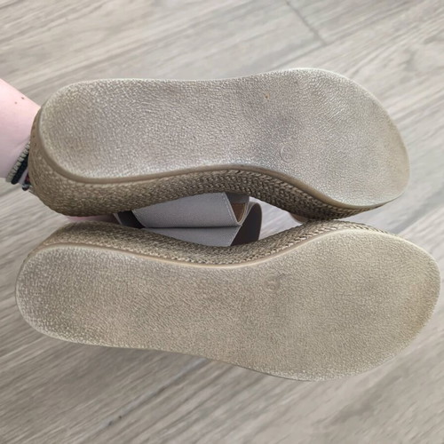 Beige and gold platforms like new, size 39