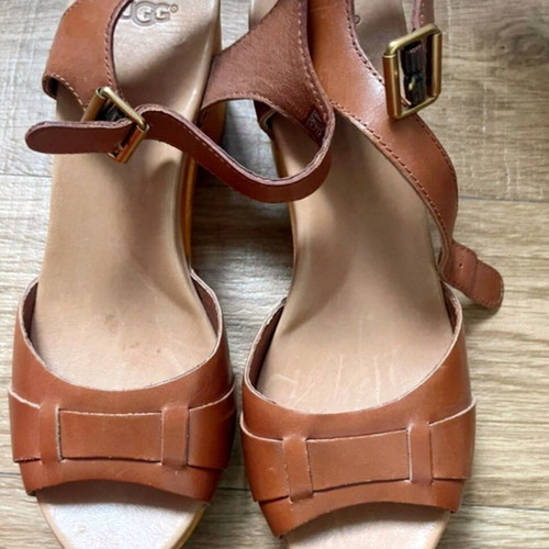 Ugg Australia leather sandals like new, wooden sole, size 39