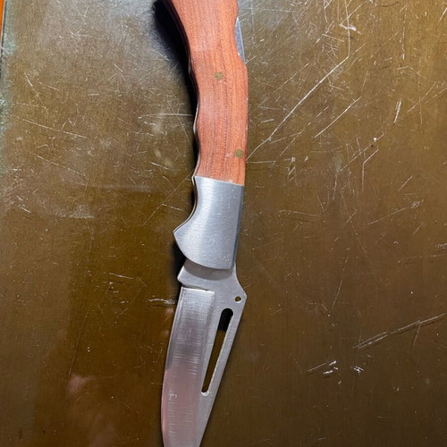 Folding knife like new