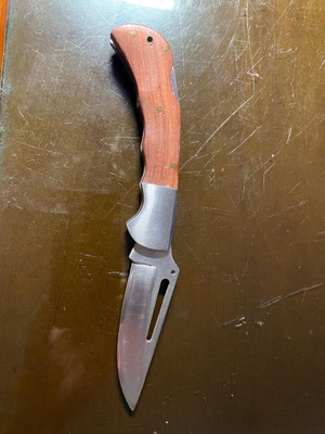 Folding knife like new