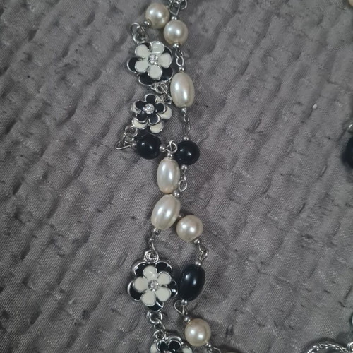 Pearl necklace 80cm new, Chanel style with black and white flowers and CC logo