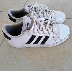 Adidas unisex 38