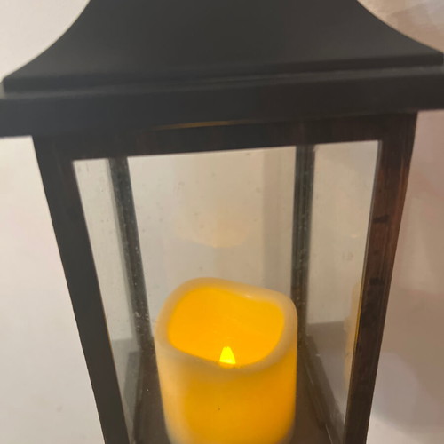 Decorative table lantern like new, plastic with batteries