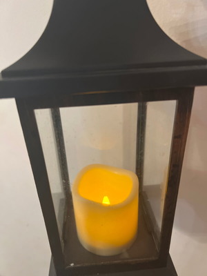 Decorative table lantern like new, plastic with batteries