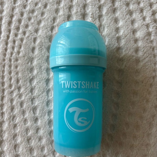 Twistshake baby bottle new with mixer and food transport case
