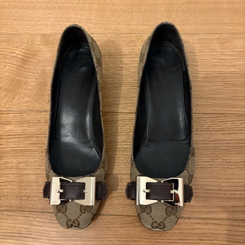 Gucci fabric pumps like new, beige, size 36