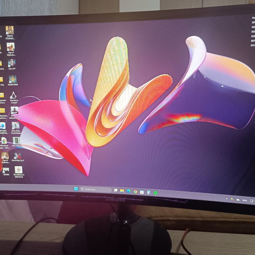 Samsung 24" Curved FHD Monitor C24F390FHU like new, VA panel