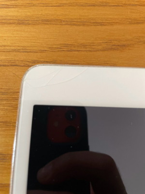 iPad mini 2 used with box and small crack