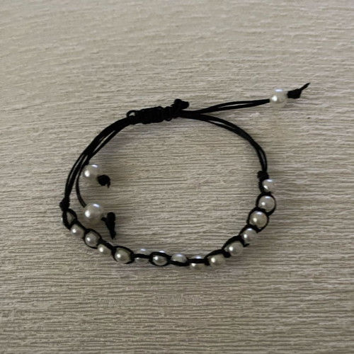 Handmade bracelet with pearls