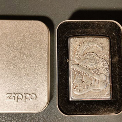Zippo lighter collectible from 1998 like new
