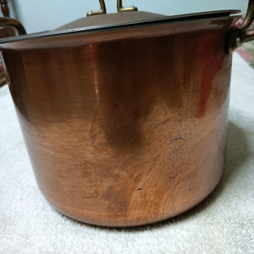 Old copper pot like new in excellent working condition