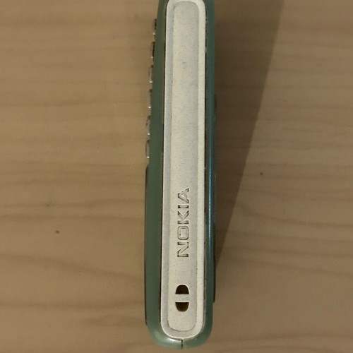 Nokia 2100 mobile phone with new BLD-3 battery