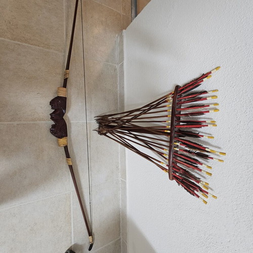 Wooden bow set with arrows and quiver like new