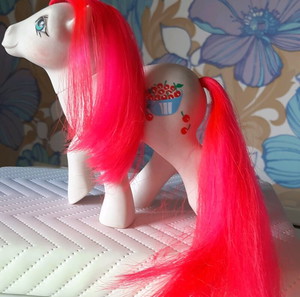 HASBRO G1 My Little Pony - Sweetberry Cherrytreats