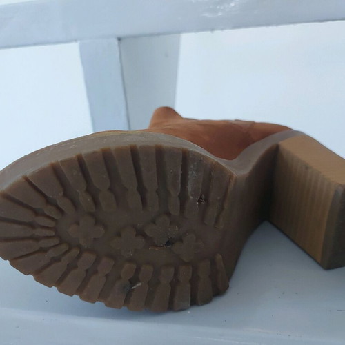 Bershka brown boots used, size 37, with candle stain