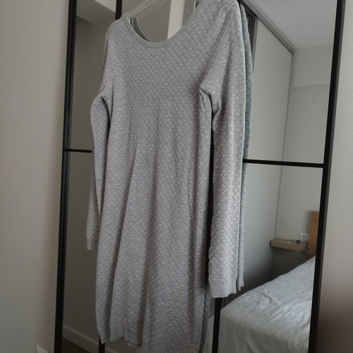 Bodycon dress gray with half back, like new