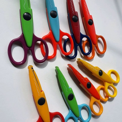 Scissors that cut in different patterns, suitable for children