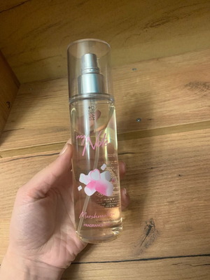 Body Mist Dust and Cream like new