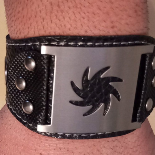 Leather Unisex bracelet black with design like new