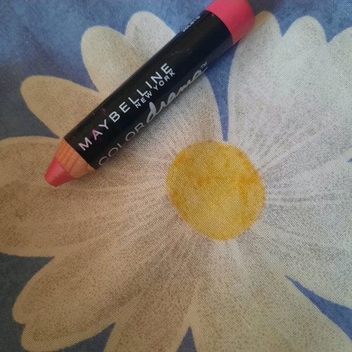 Maybelline pencil lipsticks used, fuchsia and pink, set of 2