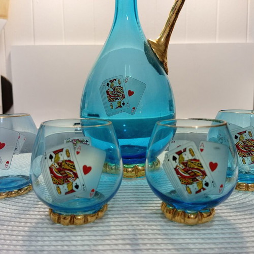 Carafe and 4 glasses with playing card design, like new