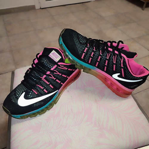 Nike athletic shoes like new, size 40, black and pink