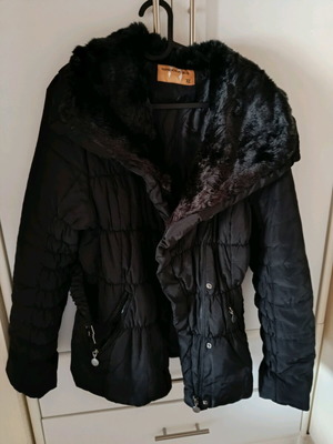 Μπουφάν μεταχειρισμένο μαύρο με γούνινο γιακά, μέγεθος 40