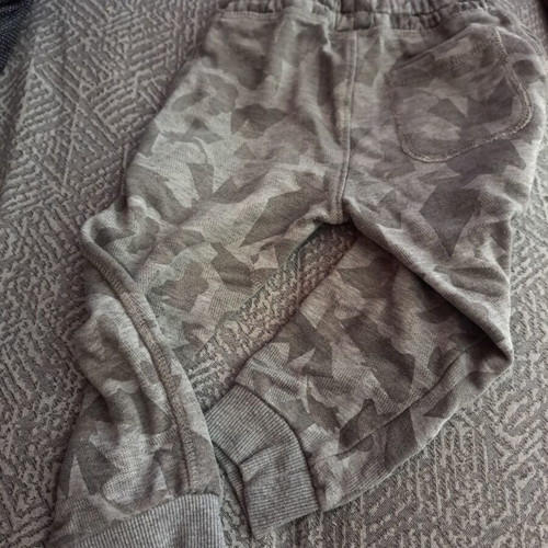 Molleton sweatpants for boy size 3-4 like new